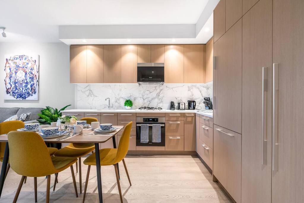 Modern Comfort At Ubc: 1Br Condo Near Campus Vancouver Exterior foto