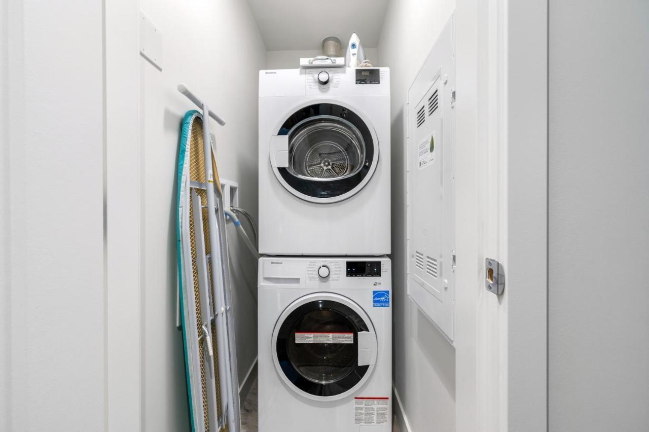 Modern Comfort At Ubc: 1Br Condo Near Campus Vancouver Exterior foto